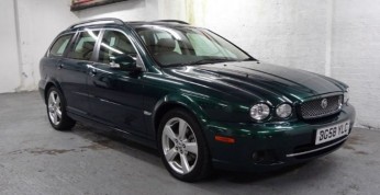 Jaguar X-Type należący do królowej Elżbiety został sprzedany...