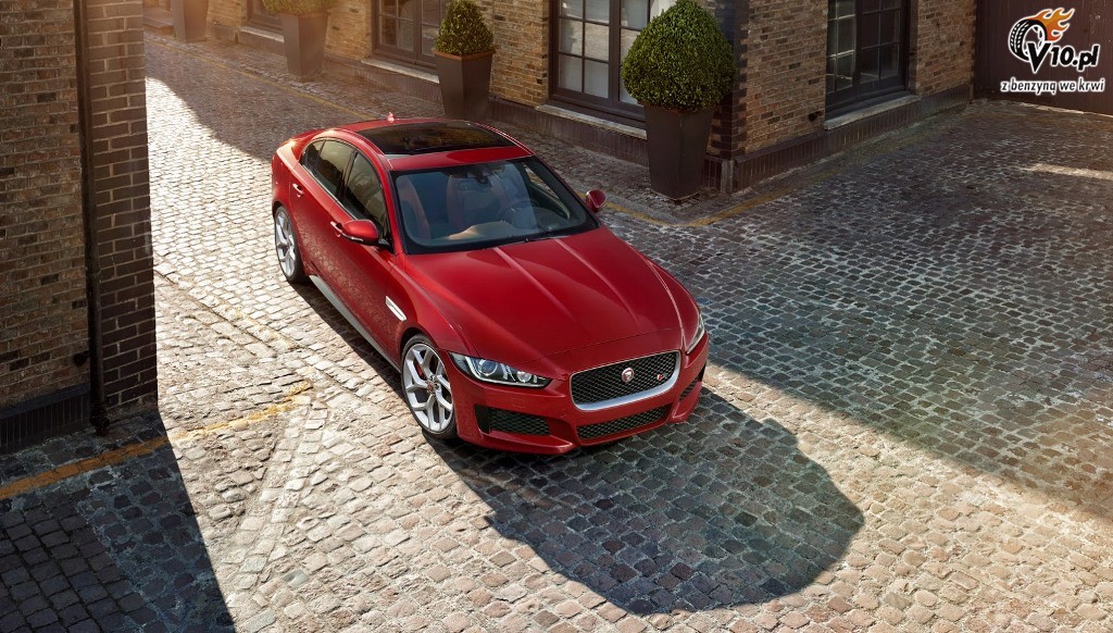 Jaguar XE
