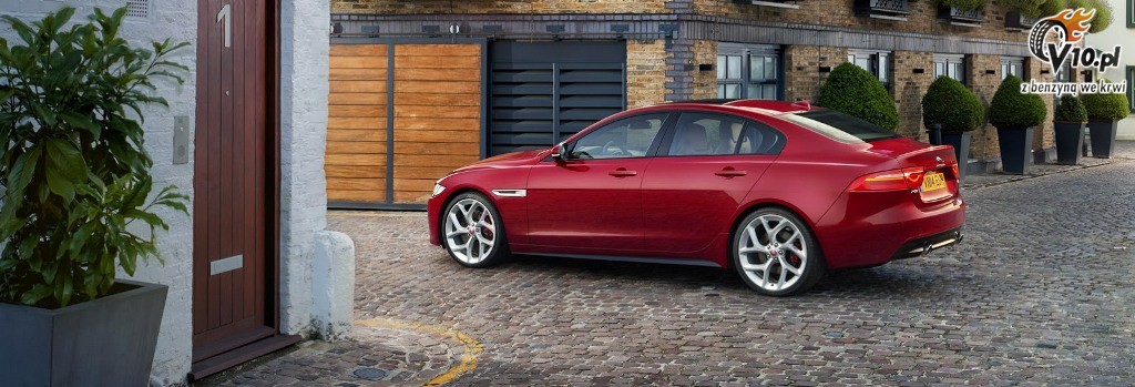 Jaguar XE