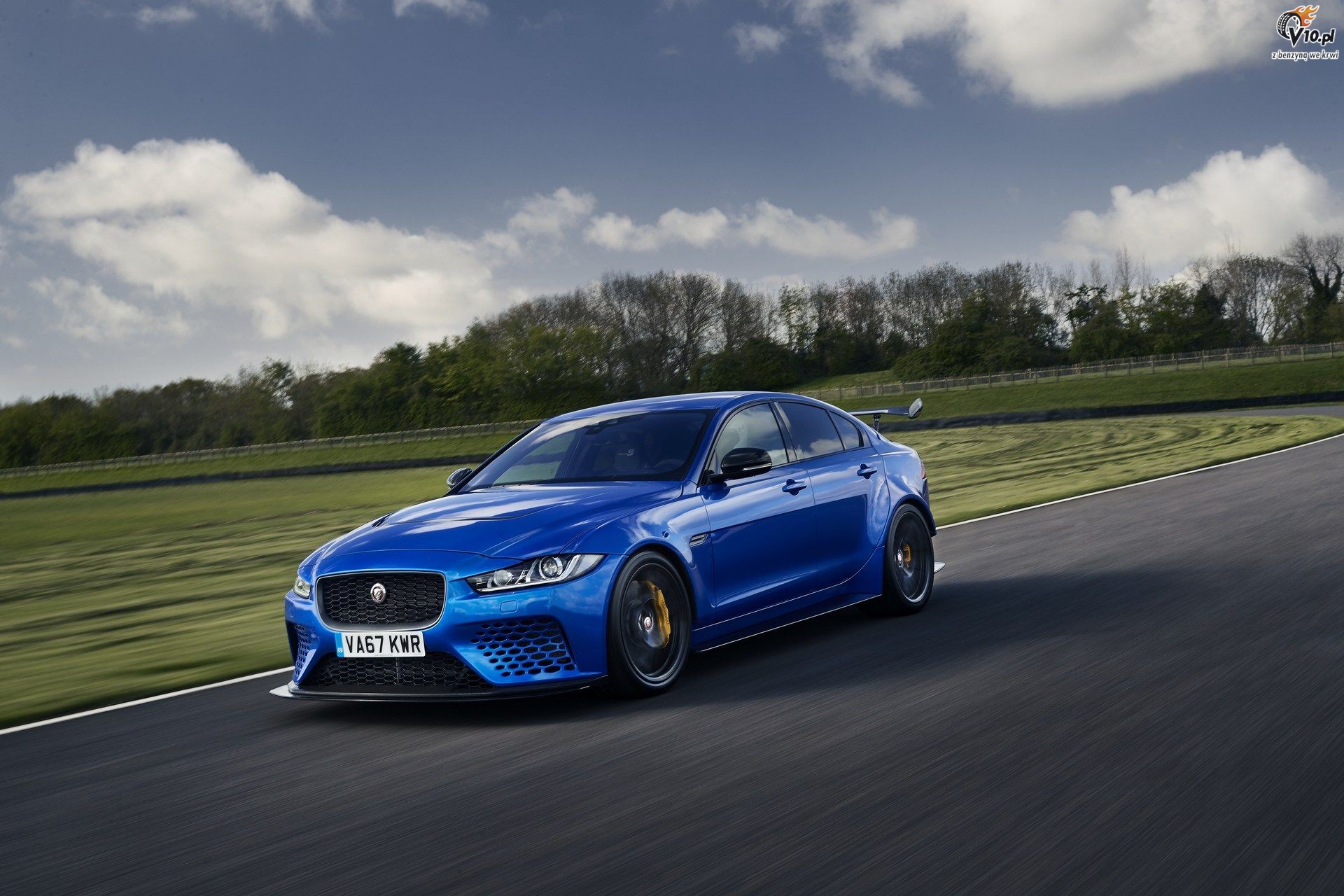 Jaguar XE SV Project 8 - Andy Wallace i Davy Jones