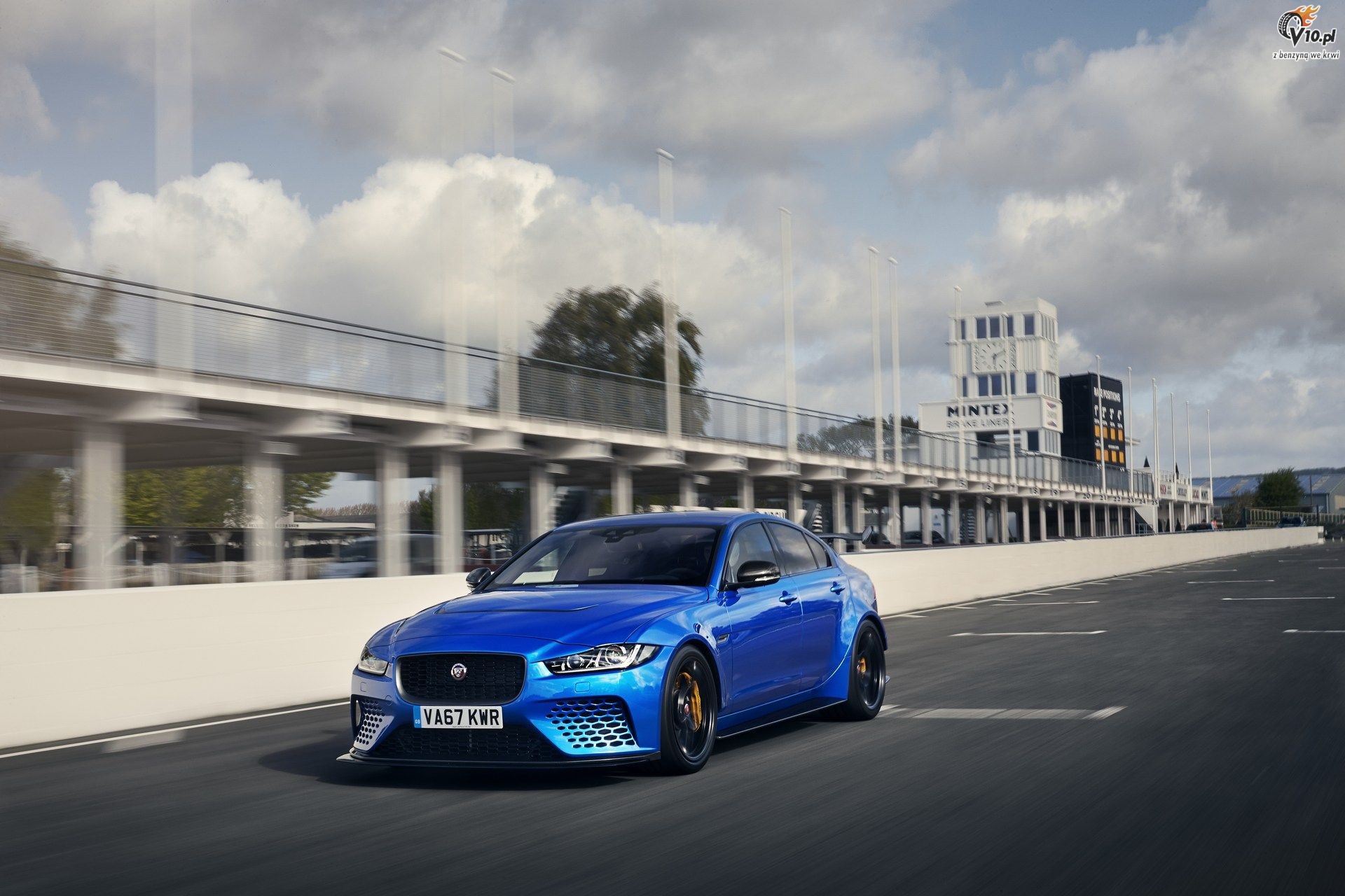 Jaguar XE SV Project 8 Touring