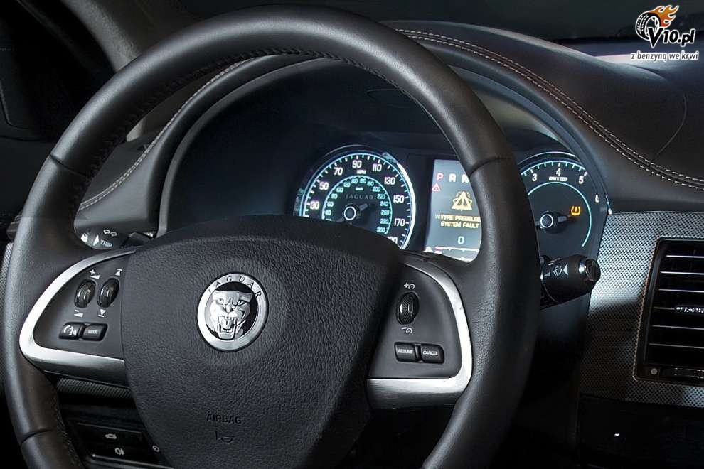 Jaguar XF na targach w Nowym Jorku 2011