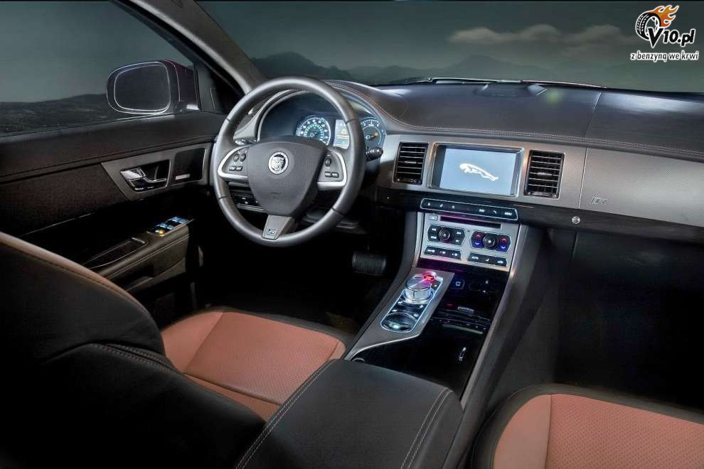 Jaguar XF na targach w Nowym Jorku 2011