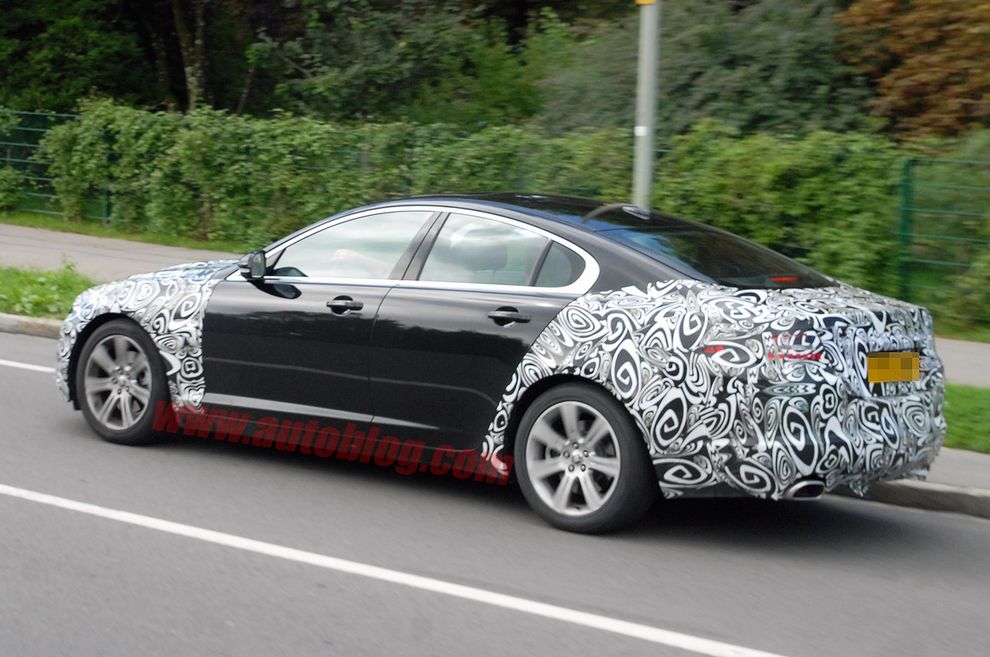 Nowy Jaguar XF 2012 po face liftingu - zdjcie szpiegowskie