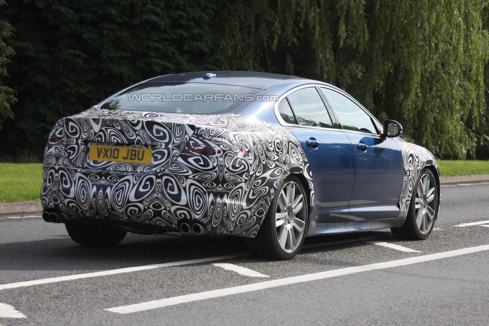 Nowy Jaguar XF-R 2012 po face liftingu - zdjcie szpiegowskie