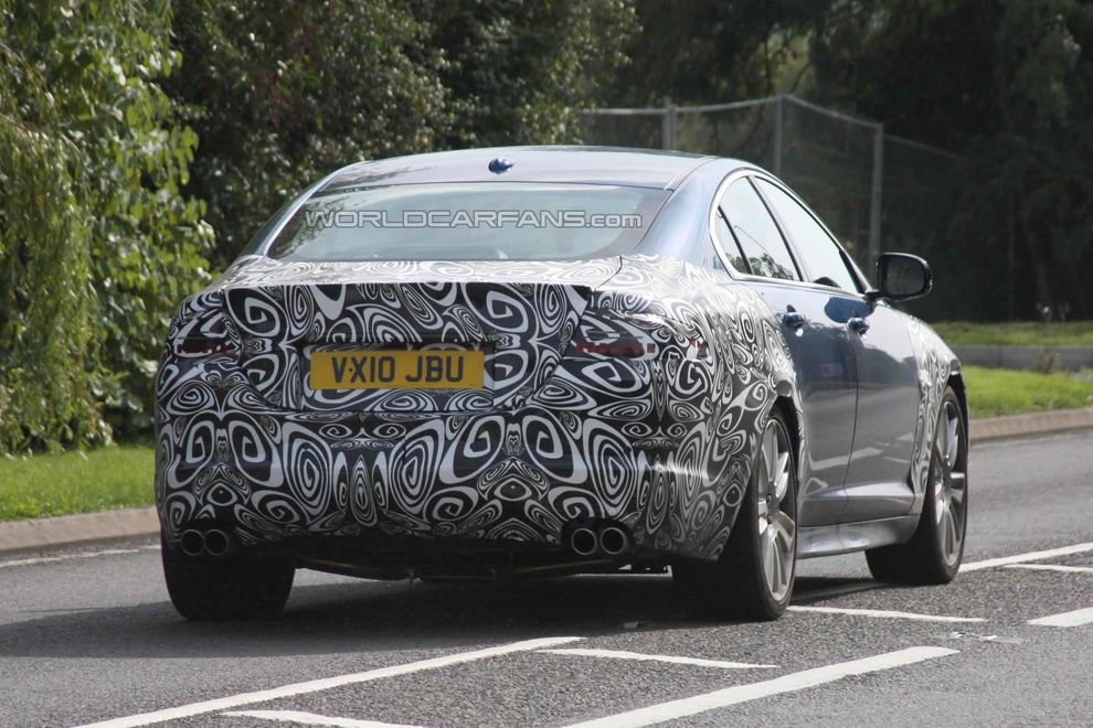 Nowy Jaguar XF-R 2012 po face liftingu - zdjcie szpiegowskie
