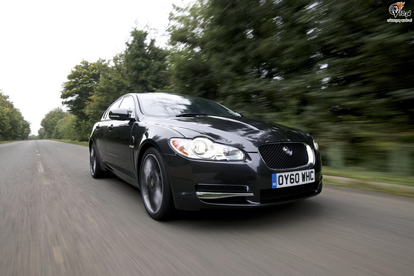 Jaguar XF Black Pack