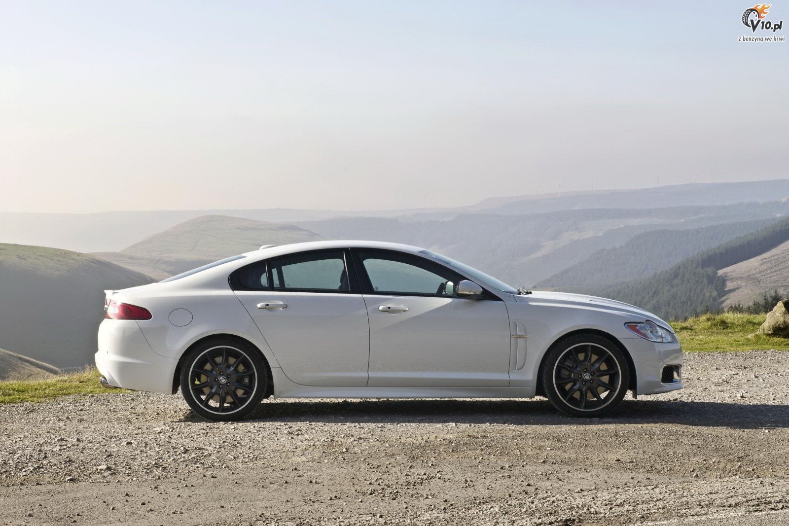 Jaguar XF Black Pack