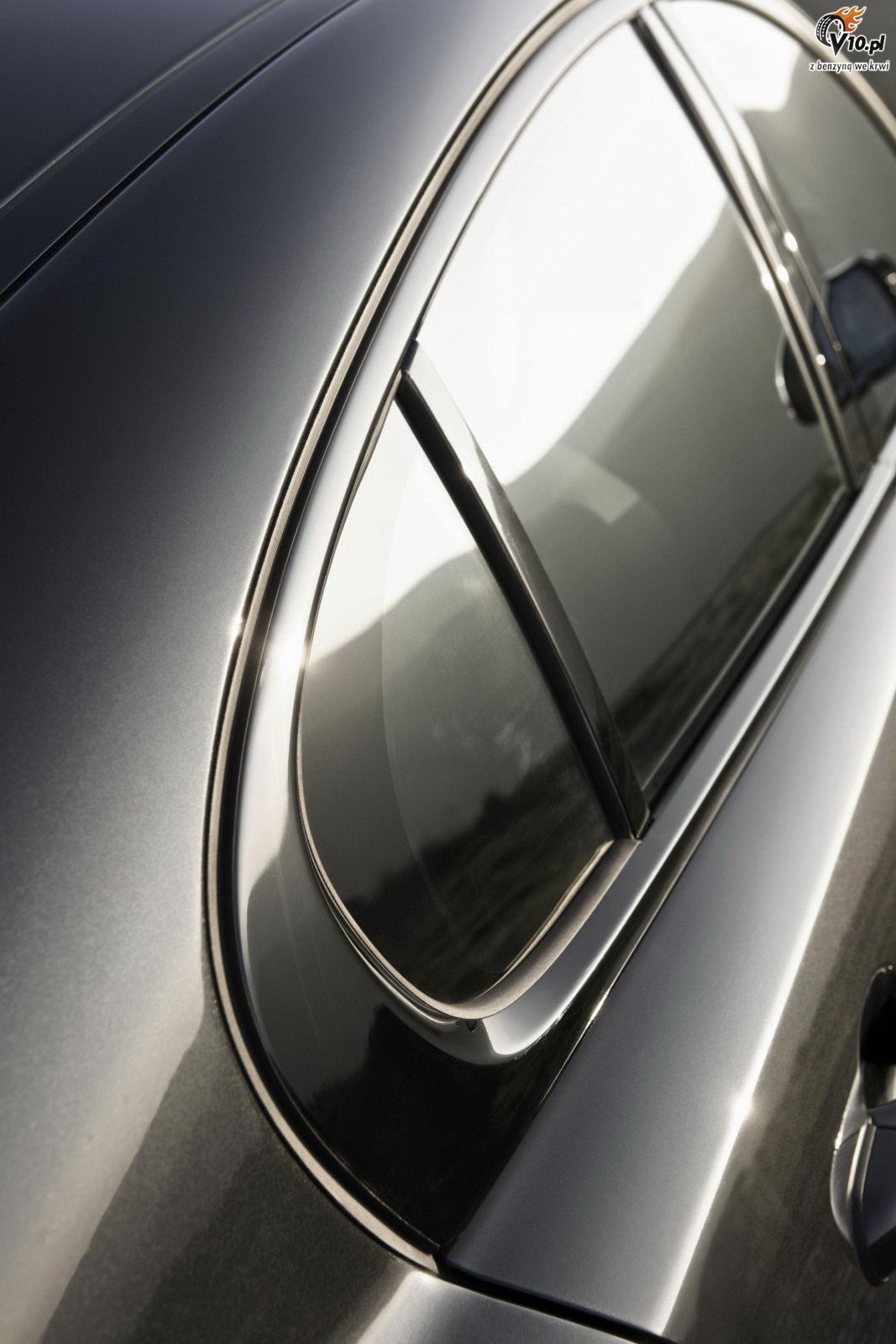 Jaguar XF Black Pack