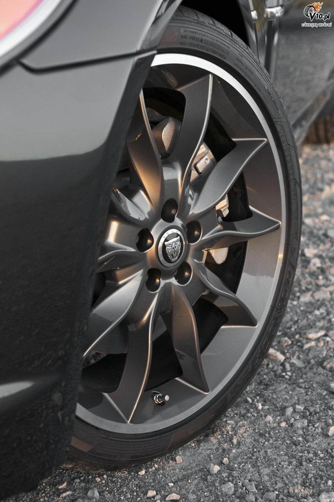 Jaguar XF Black Pack