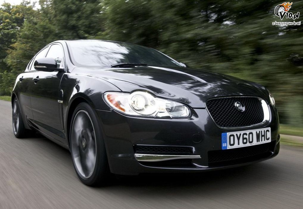 Jaguar XF Black Pack