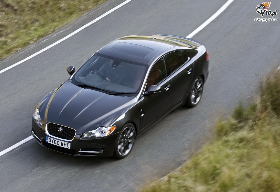 Jaguar XF Black Pack