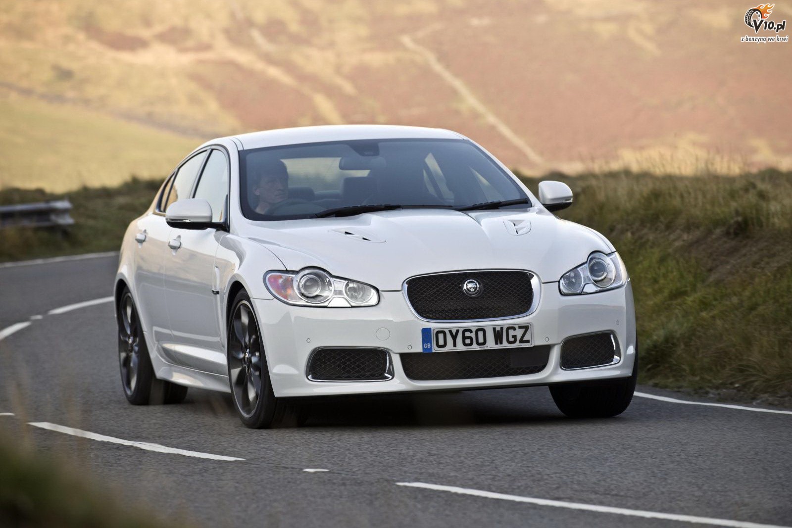 Jaguar XF Black Pack