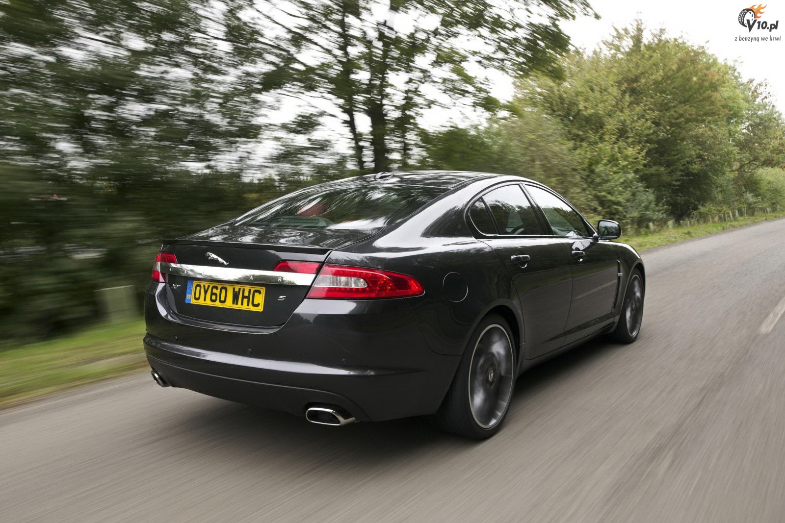Jaguar XF Black Pack