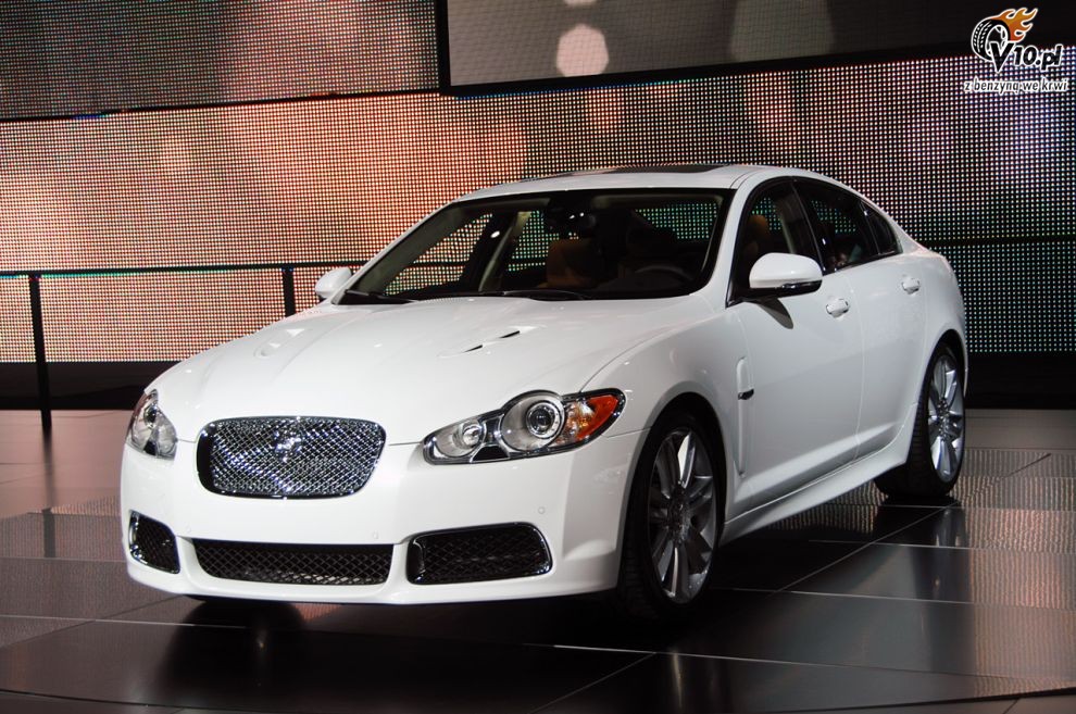 Jaguar XF-R