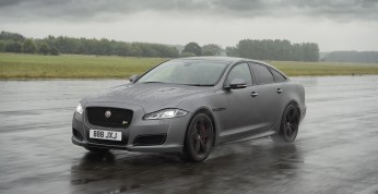 Jaguar XJR575 - topowa limuzyna na sterydach