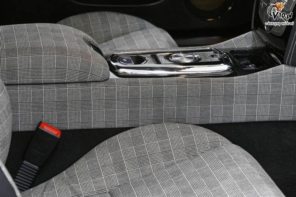 Jaguar XKR 75 z nietypowym wntrzem