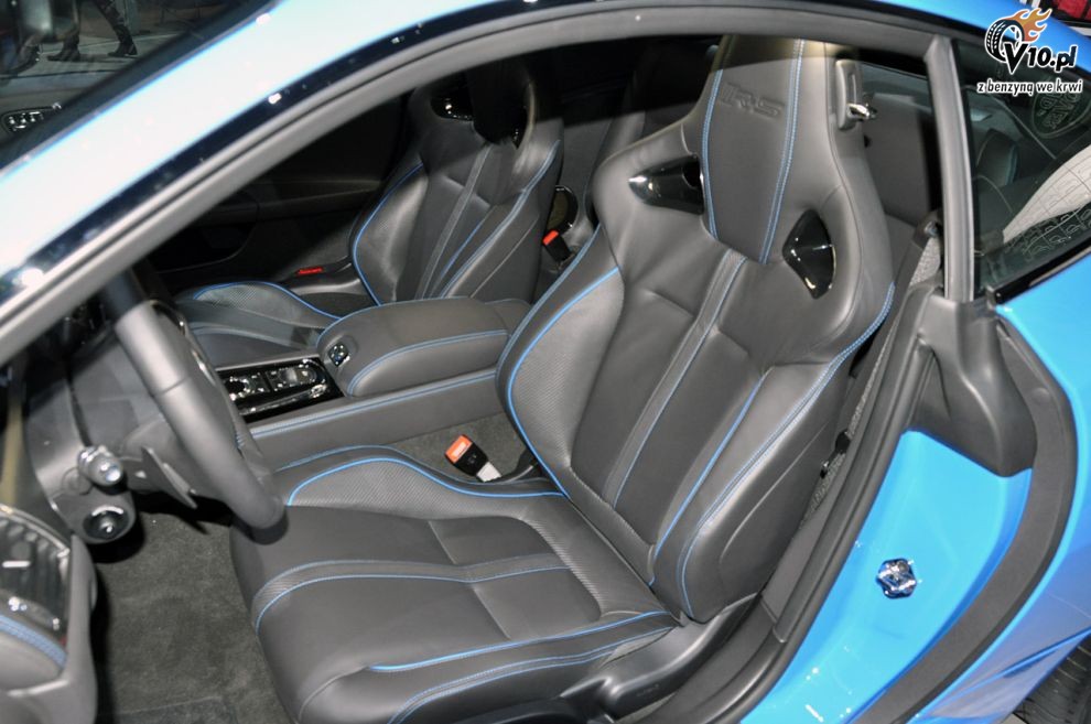 Jaguar XKR-S na torze Portimao