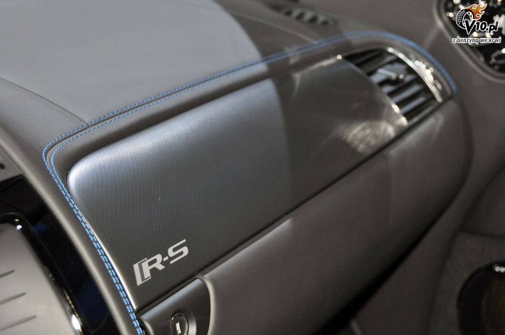 Jaguar XKR-S na torze Portimao