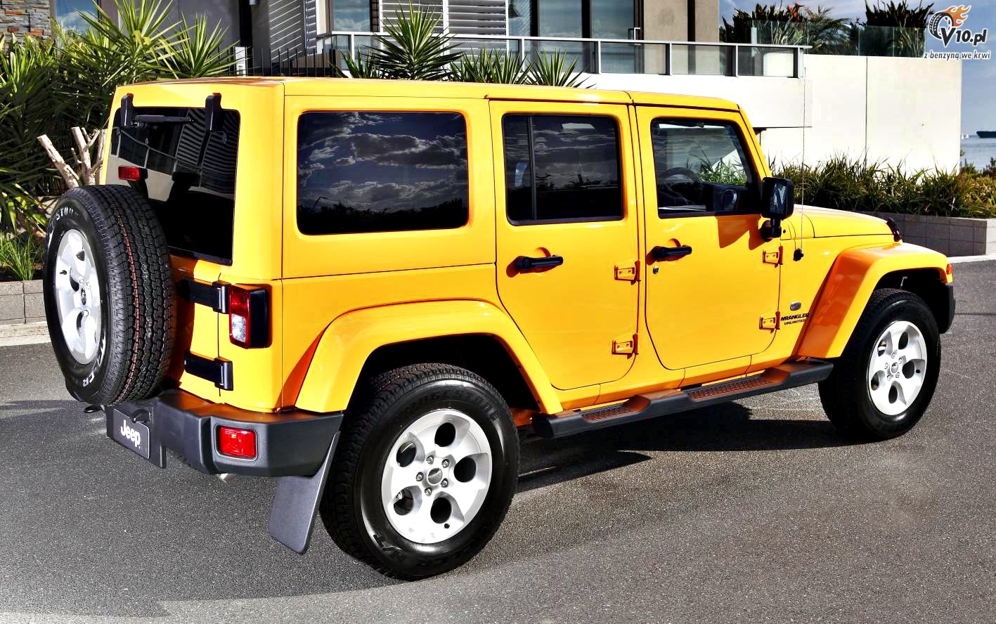 Jeep Wrangler Overland 2013 - luksusowy off-roader