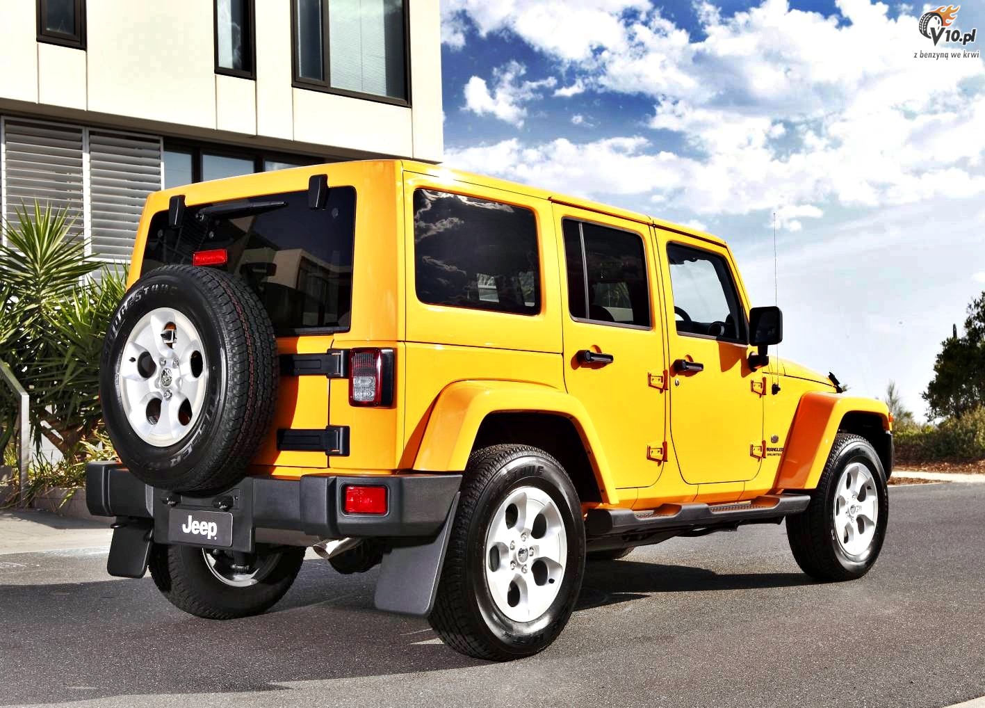 Jeep Wrangler Overland 2013 - luksusowy off-roader