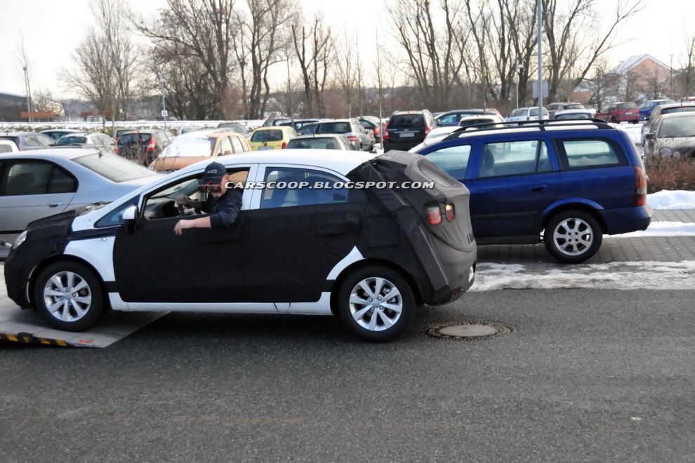 2012 Kia Rio - zdjcia szpiegowskie