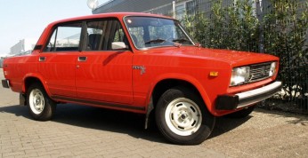Fabrycznie nowa Lada 2105 z 1992 roku została wystawiona za 7300 euro