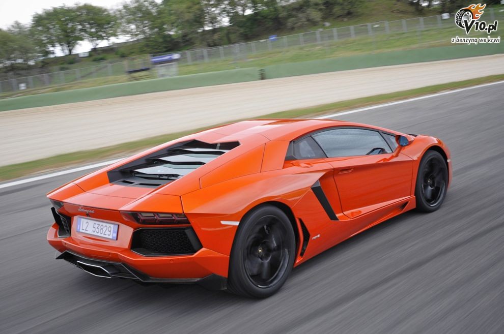 Lamborghini Aventador LP700-4