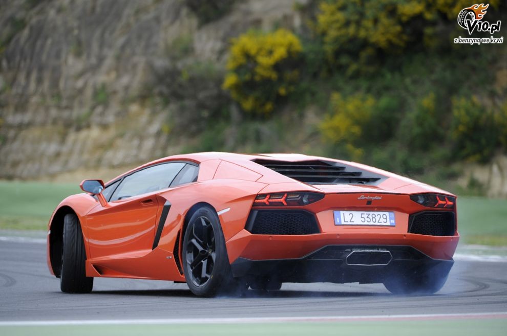 Lamborghini Aventador LP700-4
