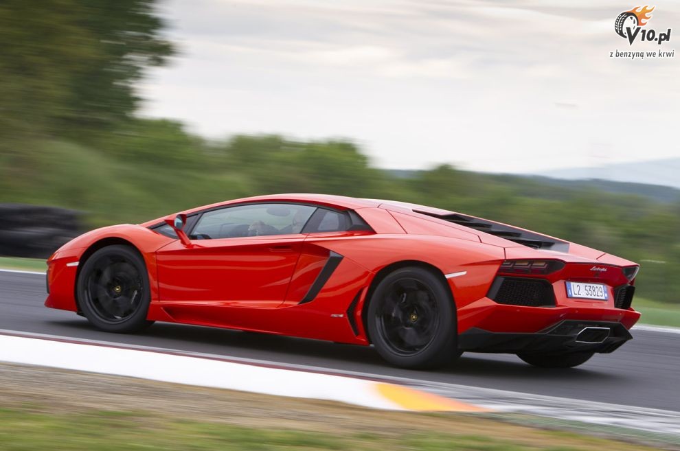 Lamborghini Aventador LP700-4