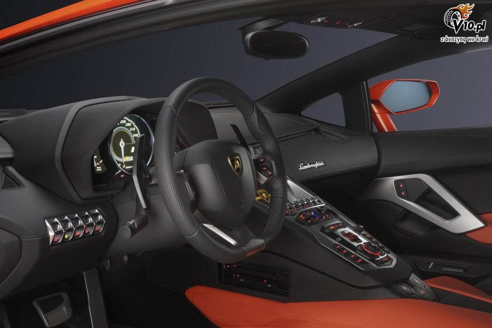 Lamborghini Aventador LP700-4
