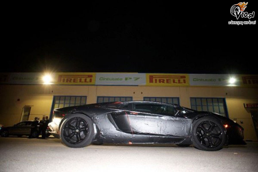 Detroit 2011: Lamborghini Aventador vel 834 ujawnione jedynie w sowach