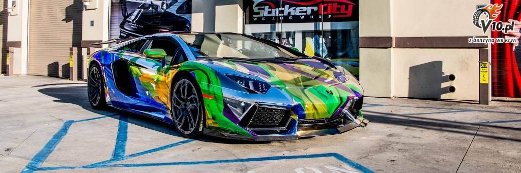 Lamborghini Aventador i modelka