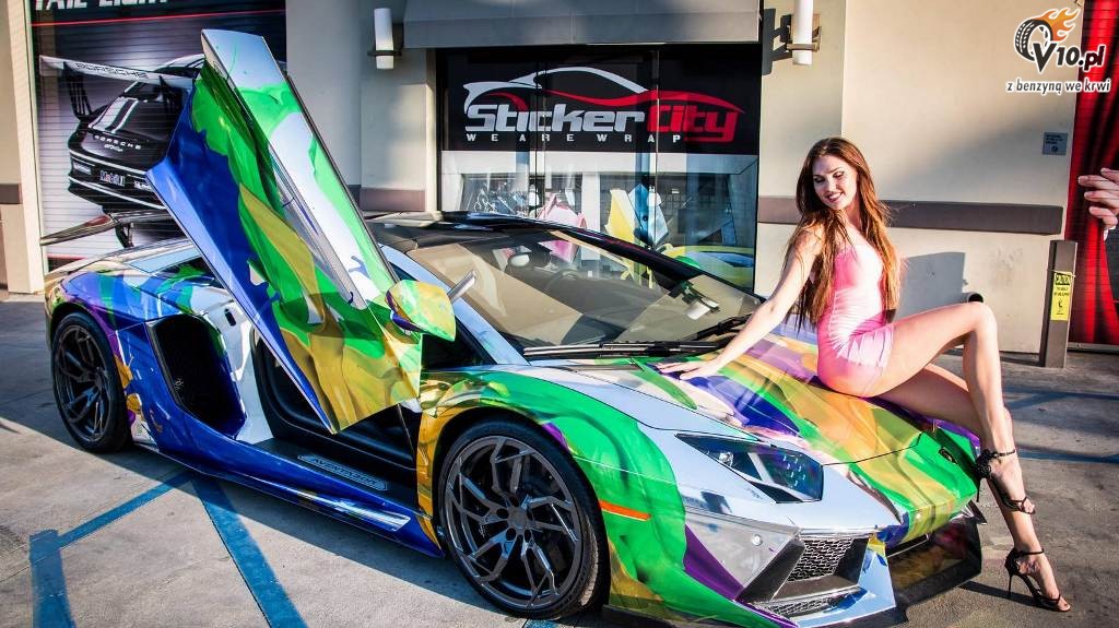 Lamborghini Aventador i modelka
