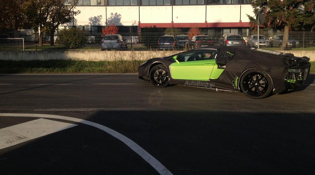 Lamborghini Aventador Roadster