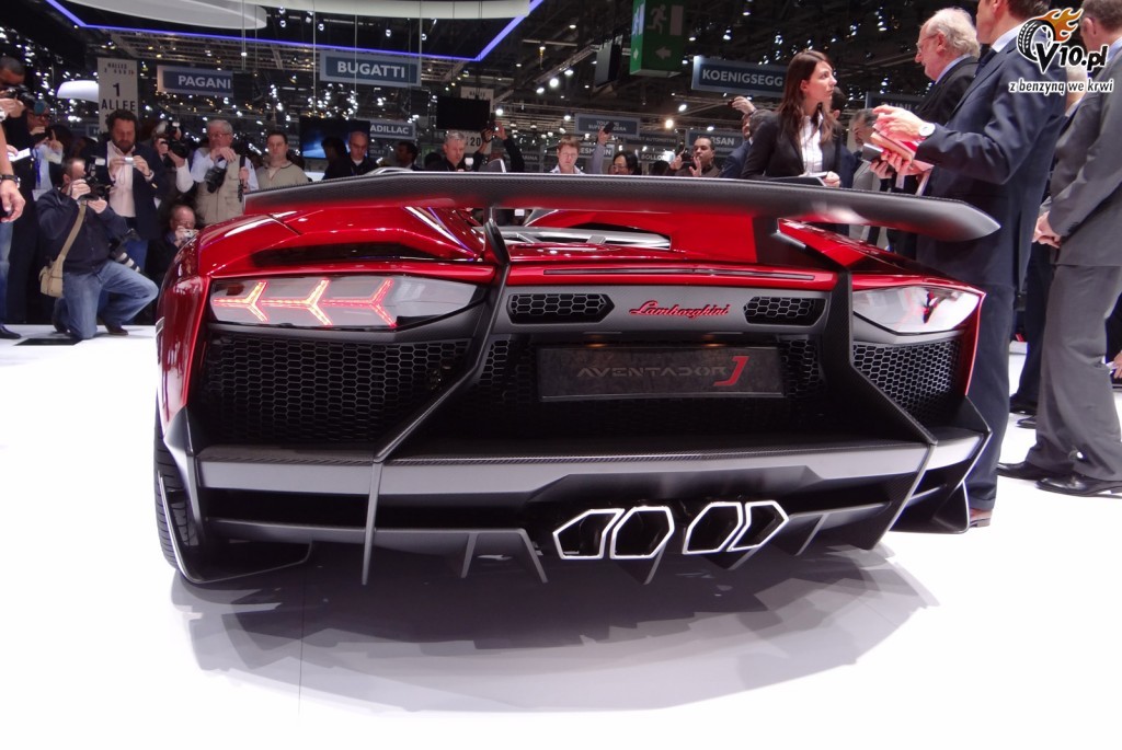 Lamborghini Aventador J