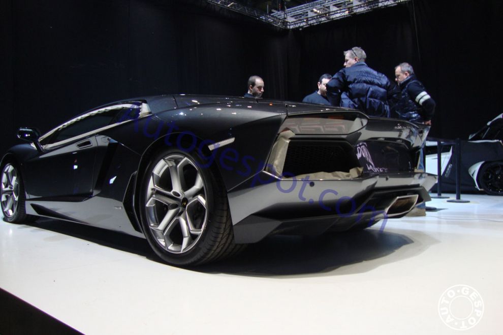 Lamborghini Aventador LP700-4