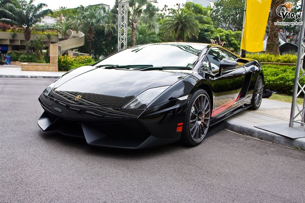 Lamborghini Gallardo Singapore - 10 charytatywnych supersamochodw