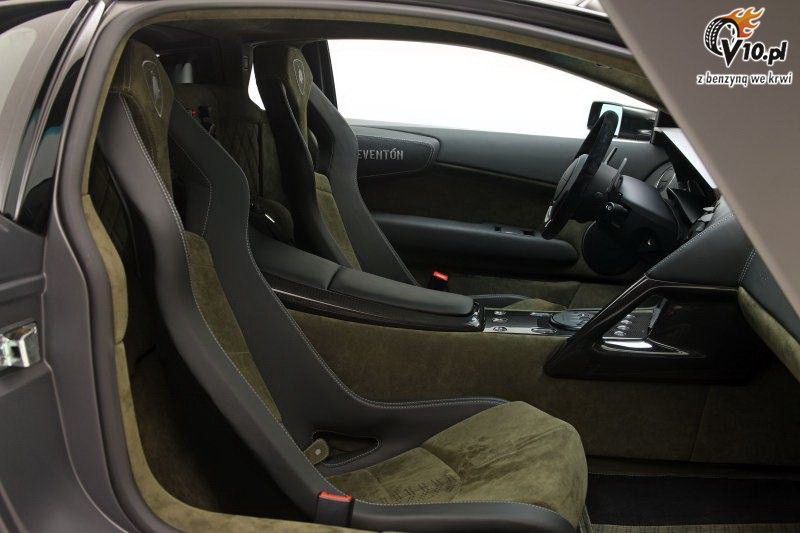 Lamborghini Reventon numer 3