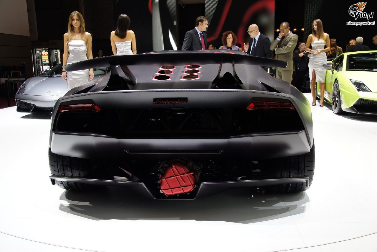 Lamborghini Sesto Elemento