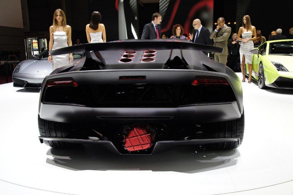 Lamborghini Sesto Elemento