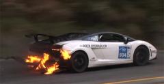 Lamborghini Gallardo w pomieniach