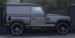 Land Rover Defender Chelsea Longnose od Kahn Design