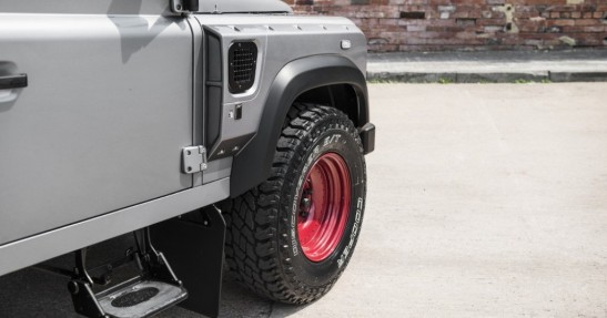 Land Rover Defender Pickup Chelsea Truck
