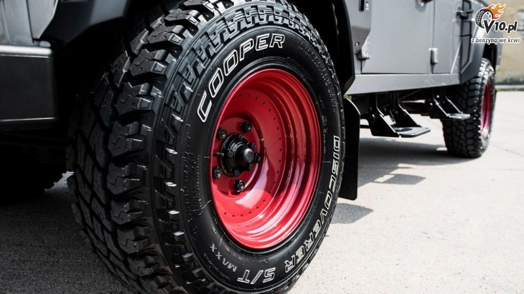 Land Rover Defender Pickup Chelsea Truck