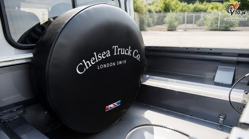 Land Rover Defender Pickup Chelsea Truck