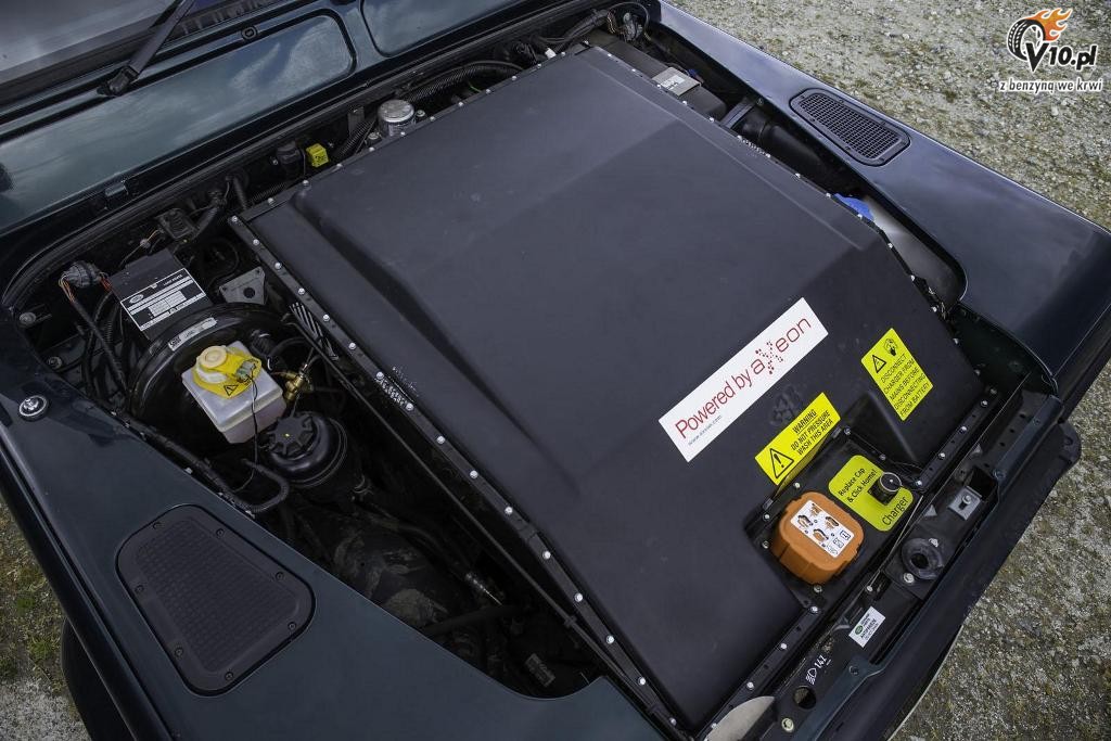Land Rover Defender Electric