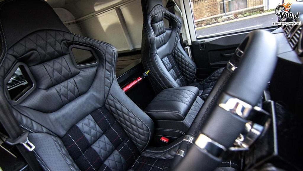 Land Rover Defender Kahn Design