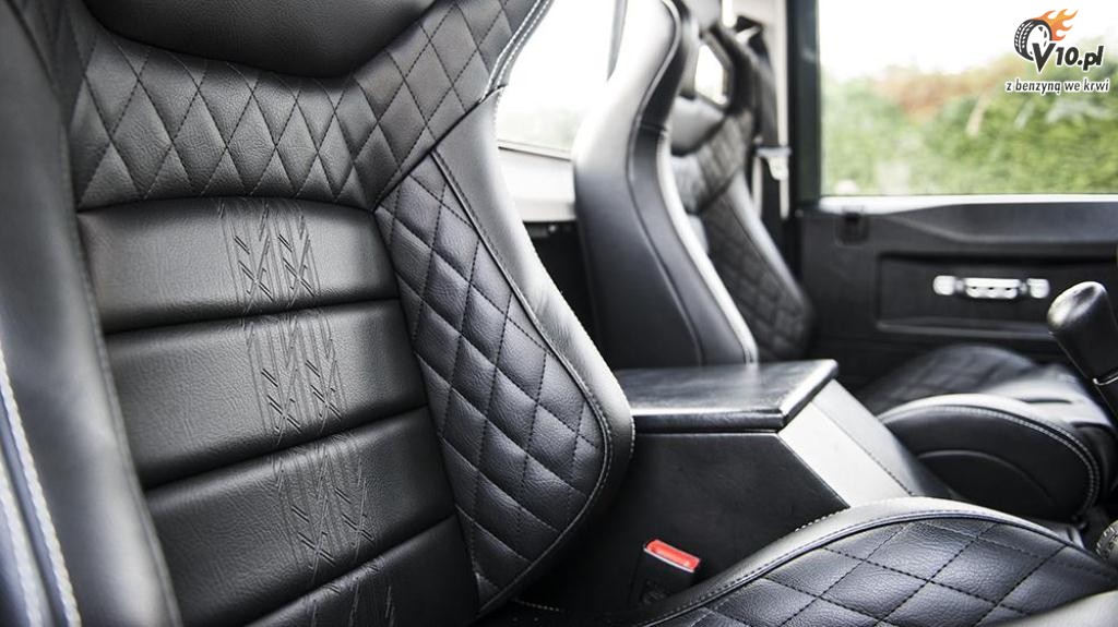 Land Rover Defender Pickup Kahn Design