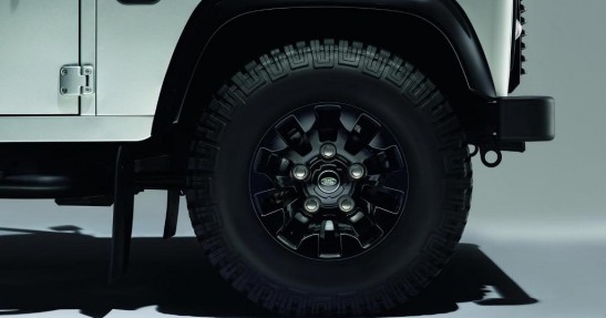 Land Rover Defender Silver Black